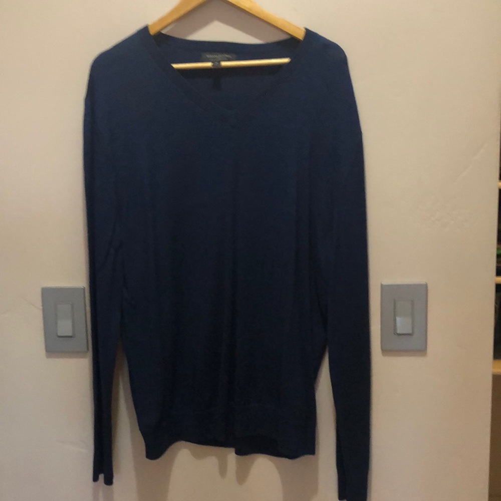 Banana republic men’s merino wool sweater. XL. Navy blue